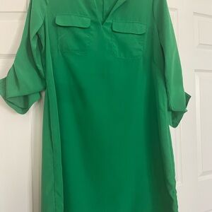 Green V-Neck Long Sleeve Shift Dress